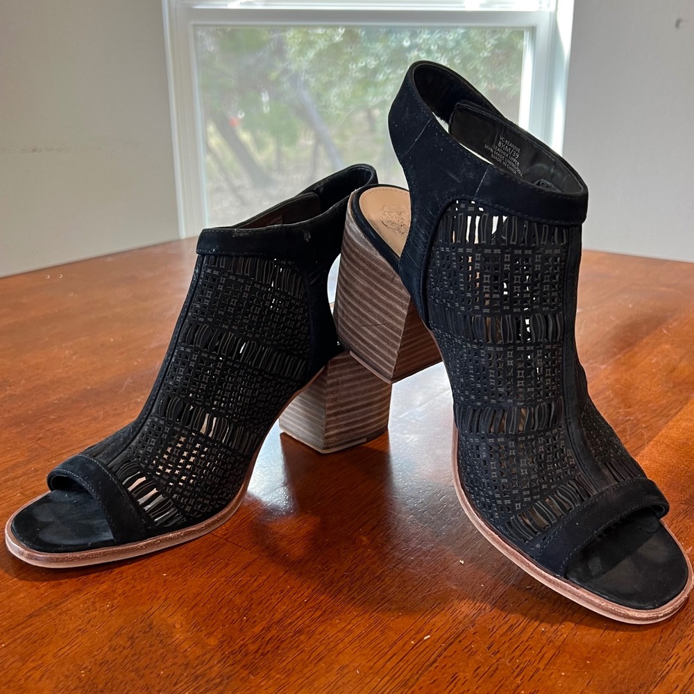 Vince Camuto Black Suede Laser Cut Open Toe‎ Block Heel Booties Size 8.5